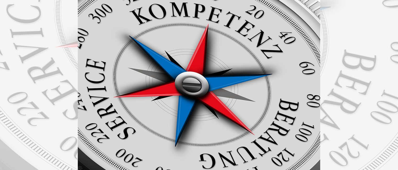 Ein Kompass mit Richtungsweiser und den Begriffen Service, Kompetenz und Beratung.